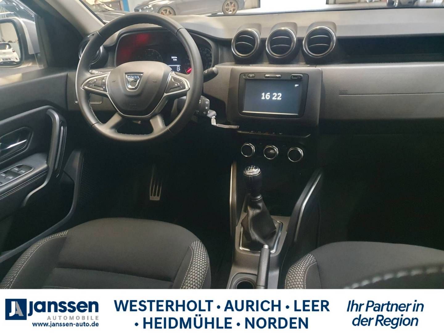 Fahrzeugabbildung Dacia Duster SCe Prestige