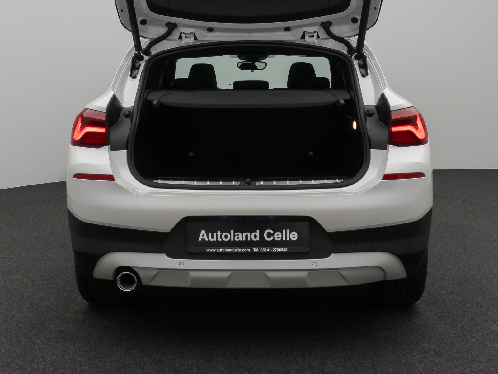 Fahrzeugabbildung BMW X2 sD18i Panorama Kamera DAB HiFi Komfort MSport