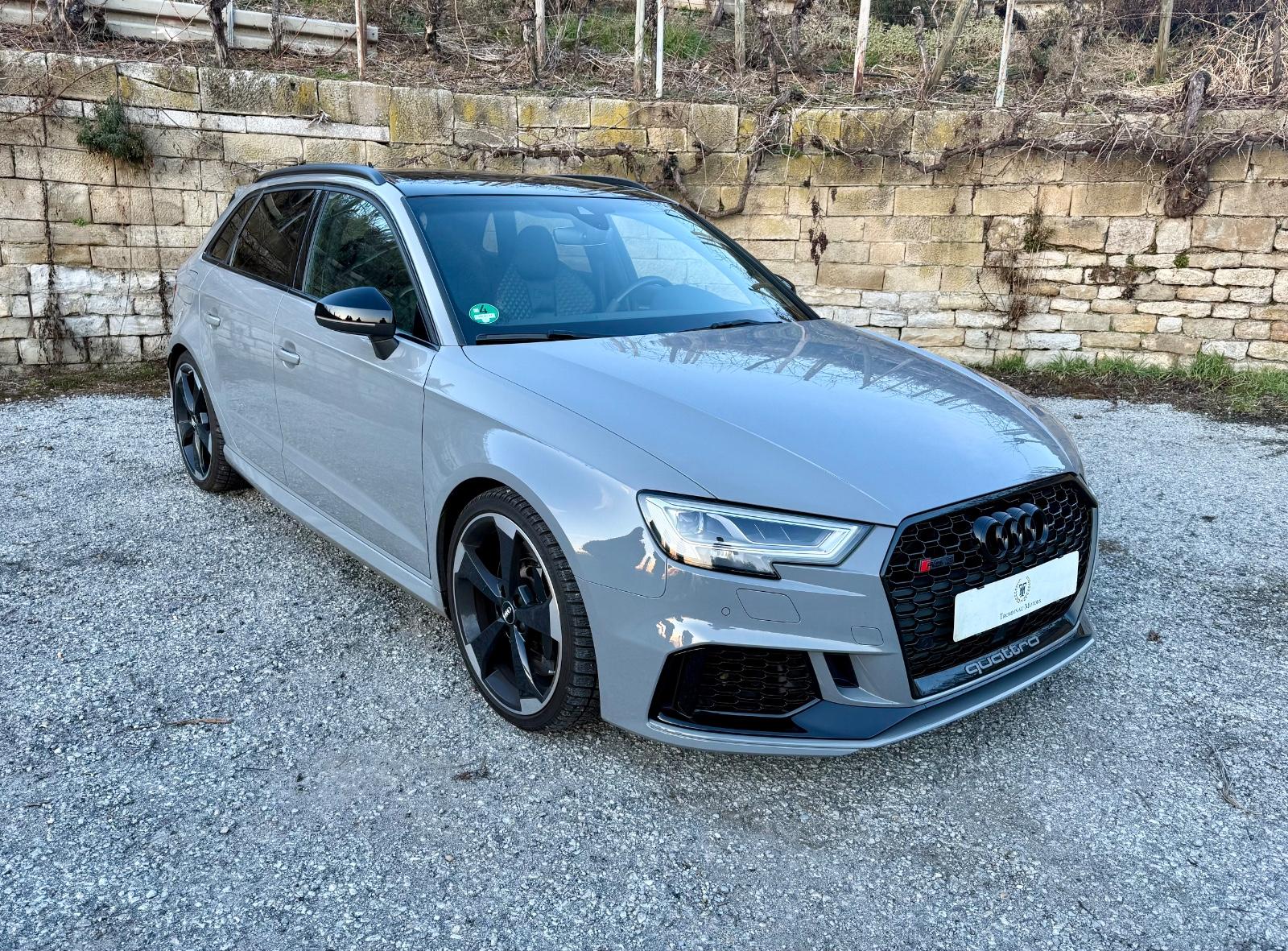 Audi RS3 Sportback, Pano, B&O, Matrix, Sportsitze !
