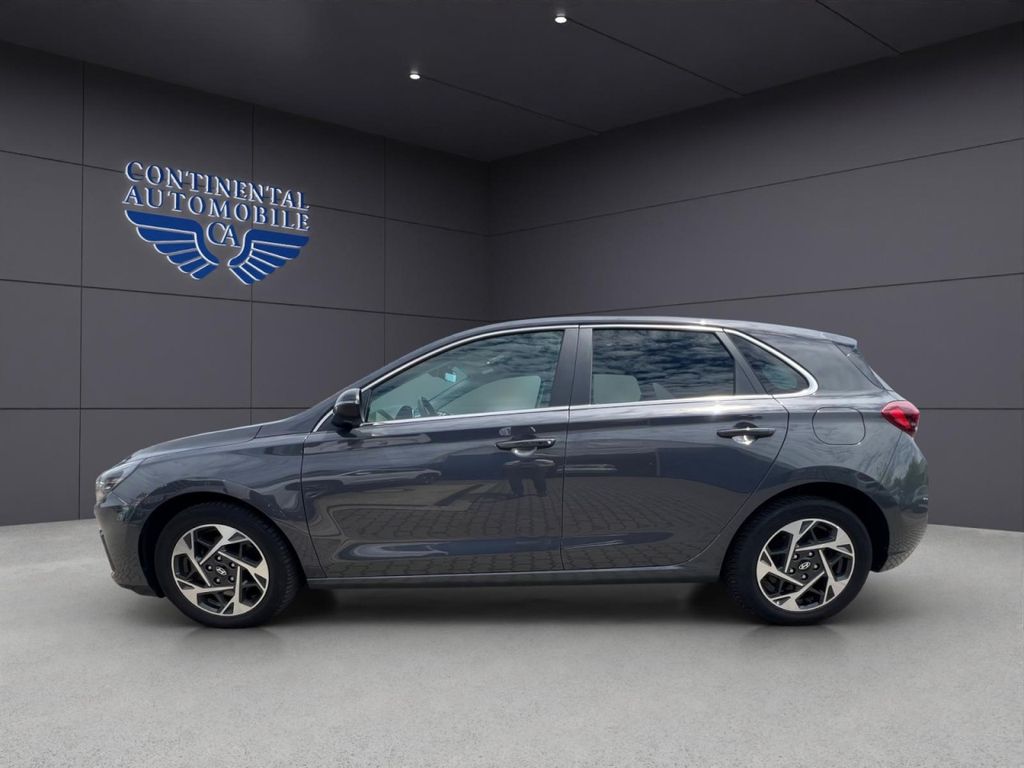 HYUNDAI i30 KLIMA,NAVI,TEMPOMAT,PDC,RFK,AUTOMATIK,BT HYUNDAI i30 KLIMA,NAVI,TEMPOMAT,PDC,RFK,AUTOMATIK,BT