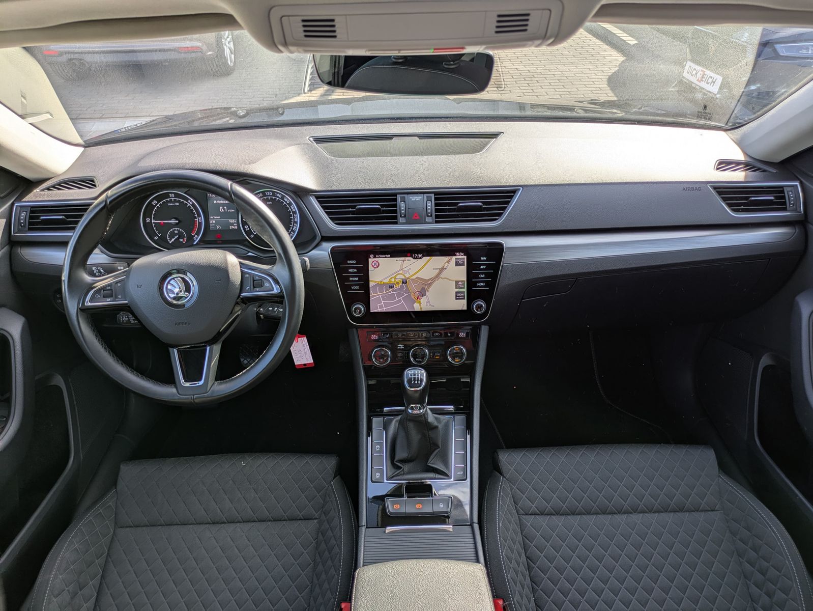 Fahrzeugabbildung SKODA Superb 2.0 TDI Style PANO*AHK*ACC*MEMORY*BIXENON