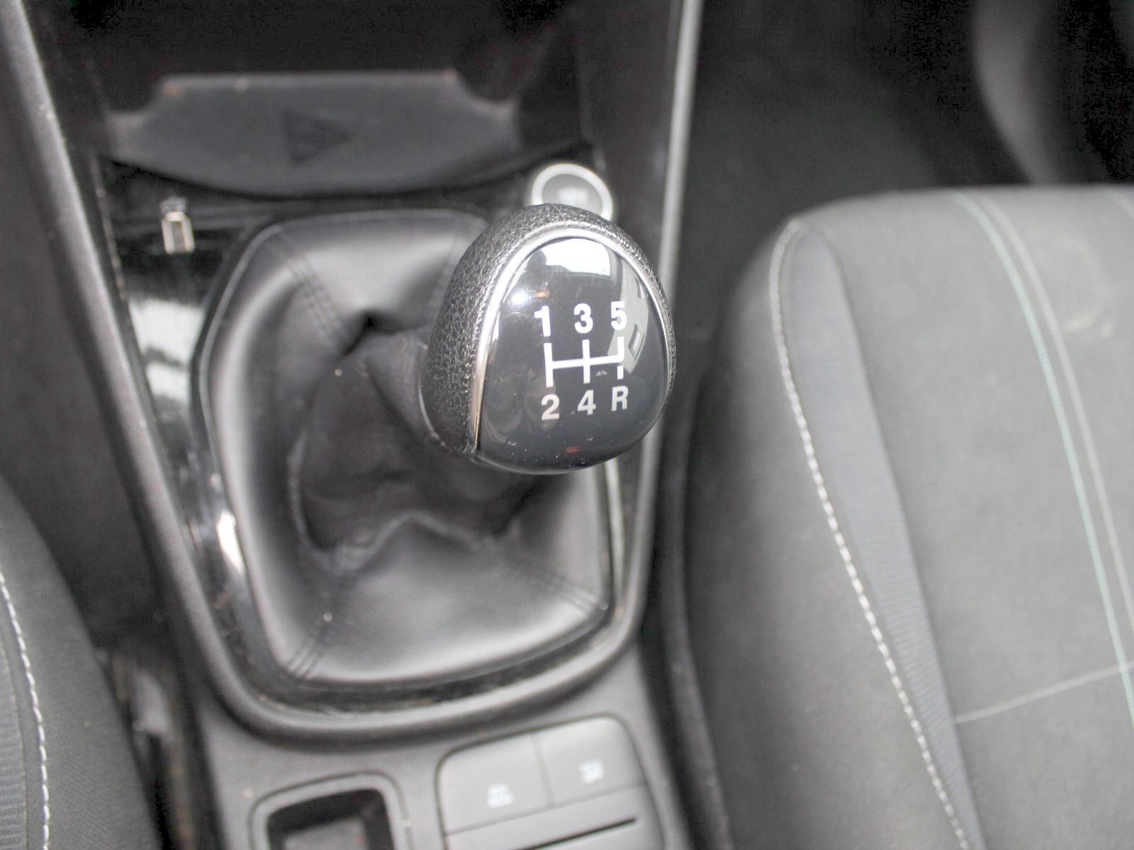 Fahrzeugabbildung Ford Fiesta Cool & Connect 1,1