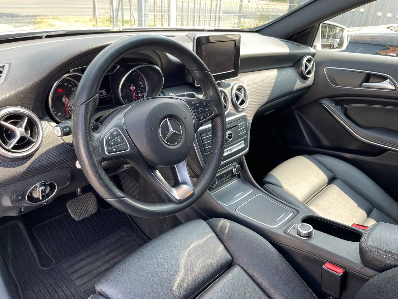 Fahrzeugabbildung Mercedes-Benz A 200 Urban*Rückfahrkamera*LED*Tempomat