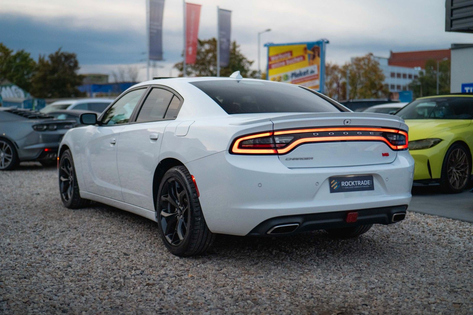 Fahrzeugabbildung Dodge Charger 3.6 Night-Paket | LED | Unfallfrei | 20'
