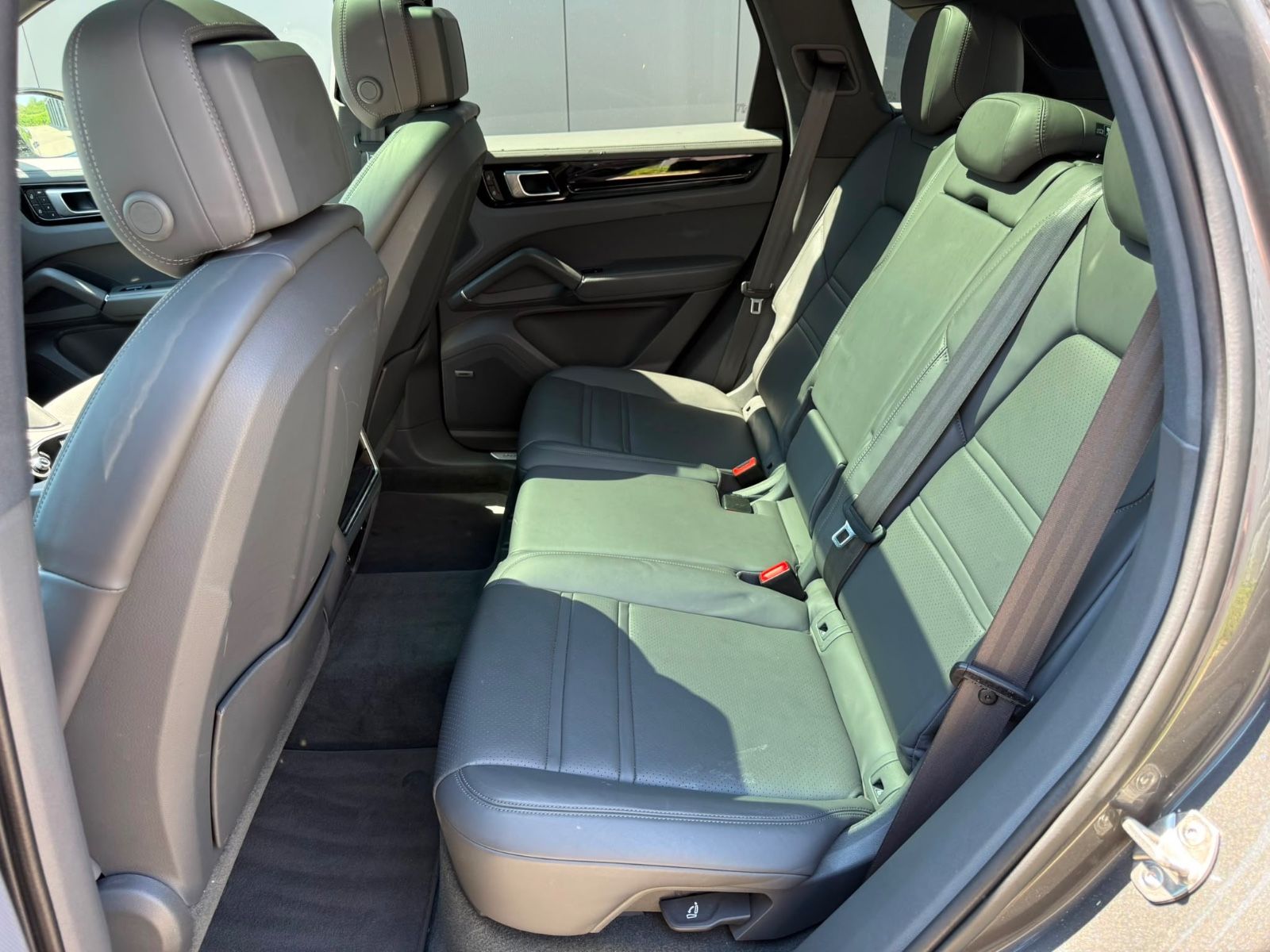 Porsche Cayenne E-Hybrid+Alu 20"+Pano-SD+Glattleder+WR++ foto 13