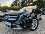 Mercedes-Benz GLA 220 d 4MATIC DCT AHK*Tempo*SitzHz.*1.Hand - Mercedes-Benz GLA 220 mit Diesel-Antrieb