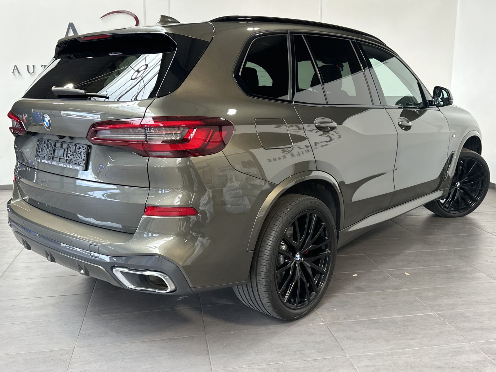 Fahrzeugabbildung BMW X5 xDrive30d M-Sport NAV+LASER+PANO+22ZO+HEAD-UP