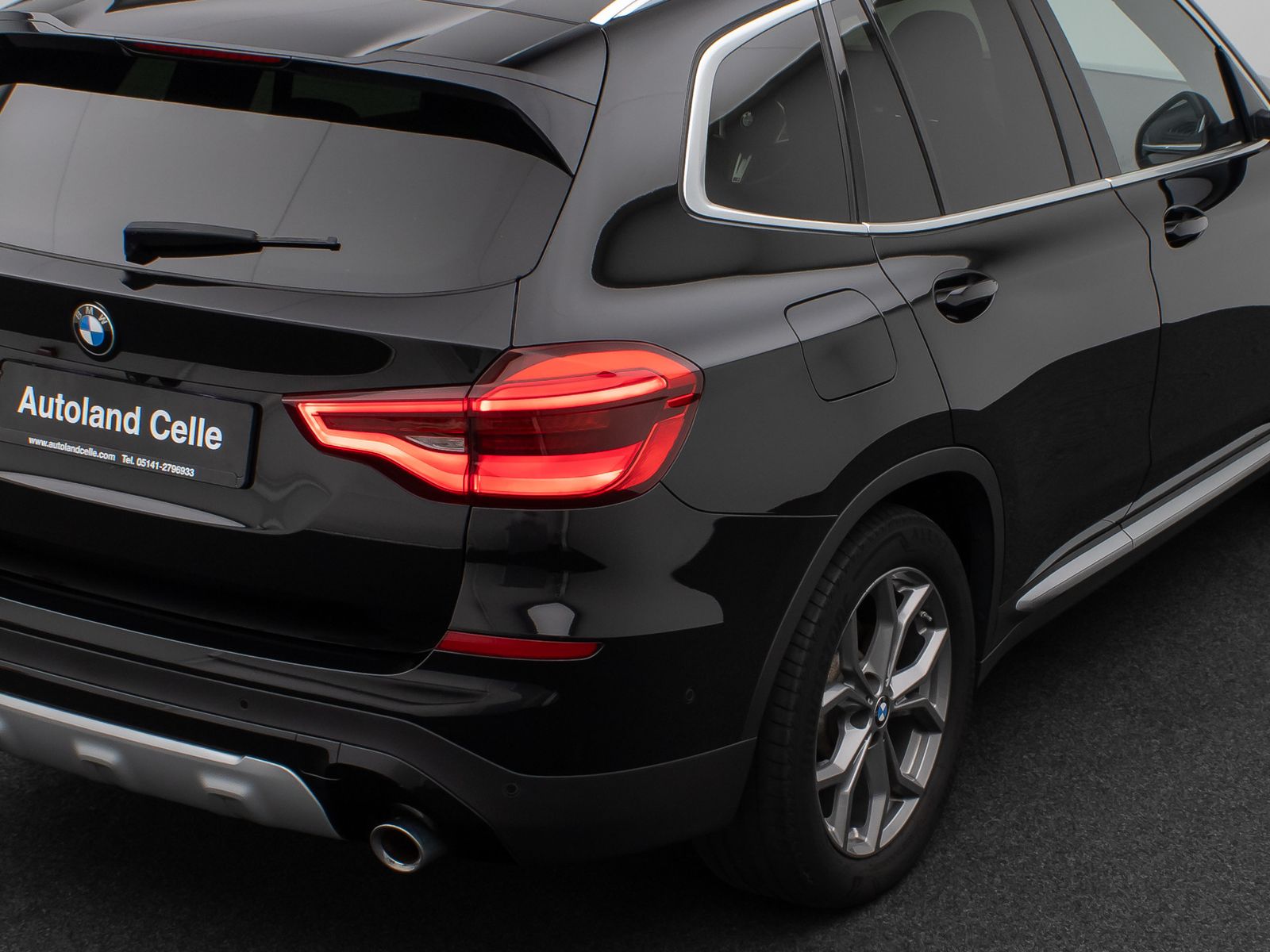 Fahrzeugabbildung BMW X3 xD20d xLine Panorama 360°DAB HiFi AHK Komfort