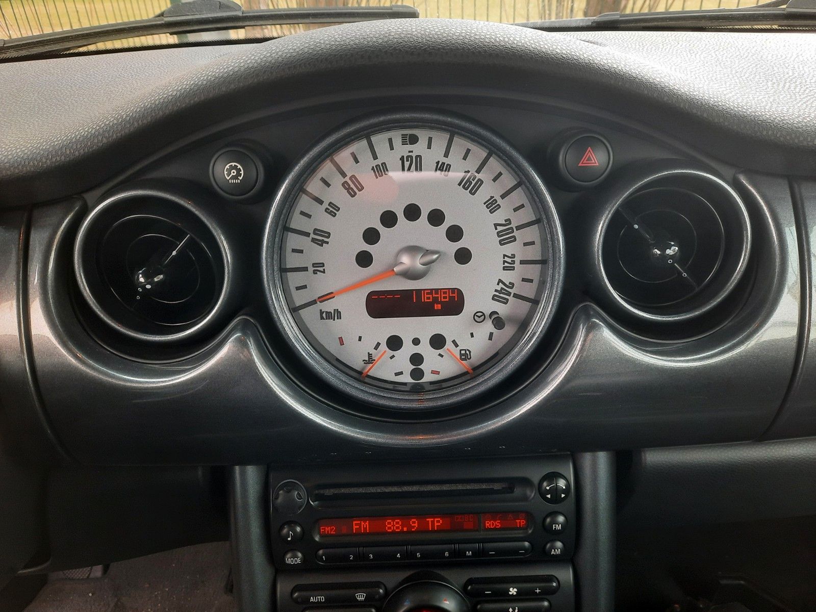 Mini ONE_CABRIO (06/2026, Benzin)