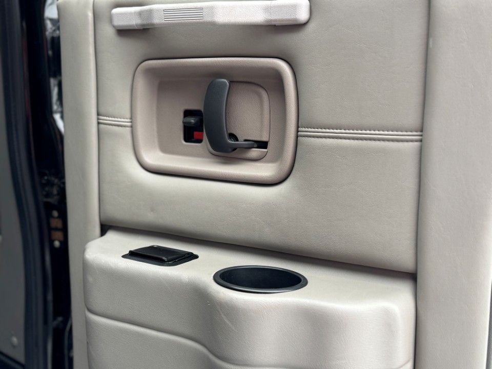 Fahrzeugabbildung Chevrolet Express Chevy Van Explorer Ltd. 70 Tkm 22"