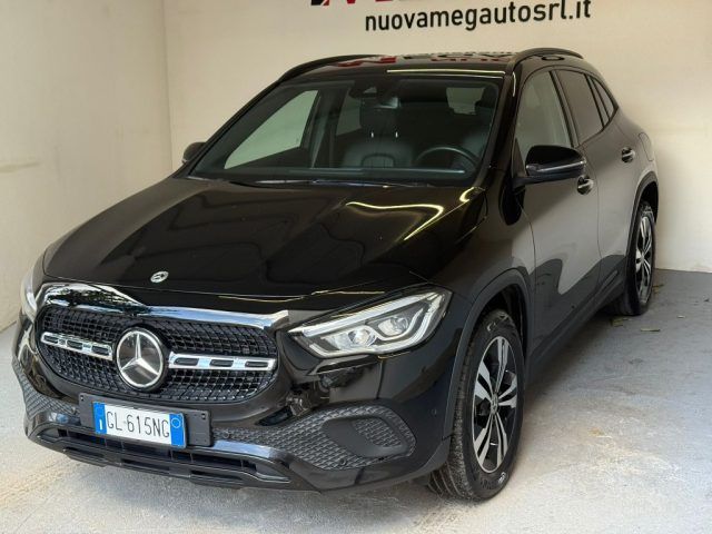 Mercedes-Benz MERCEDES-BENZ GLA 200 d Automatic 4Matic Sport P imagem 3
