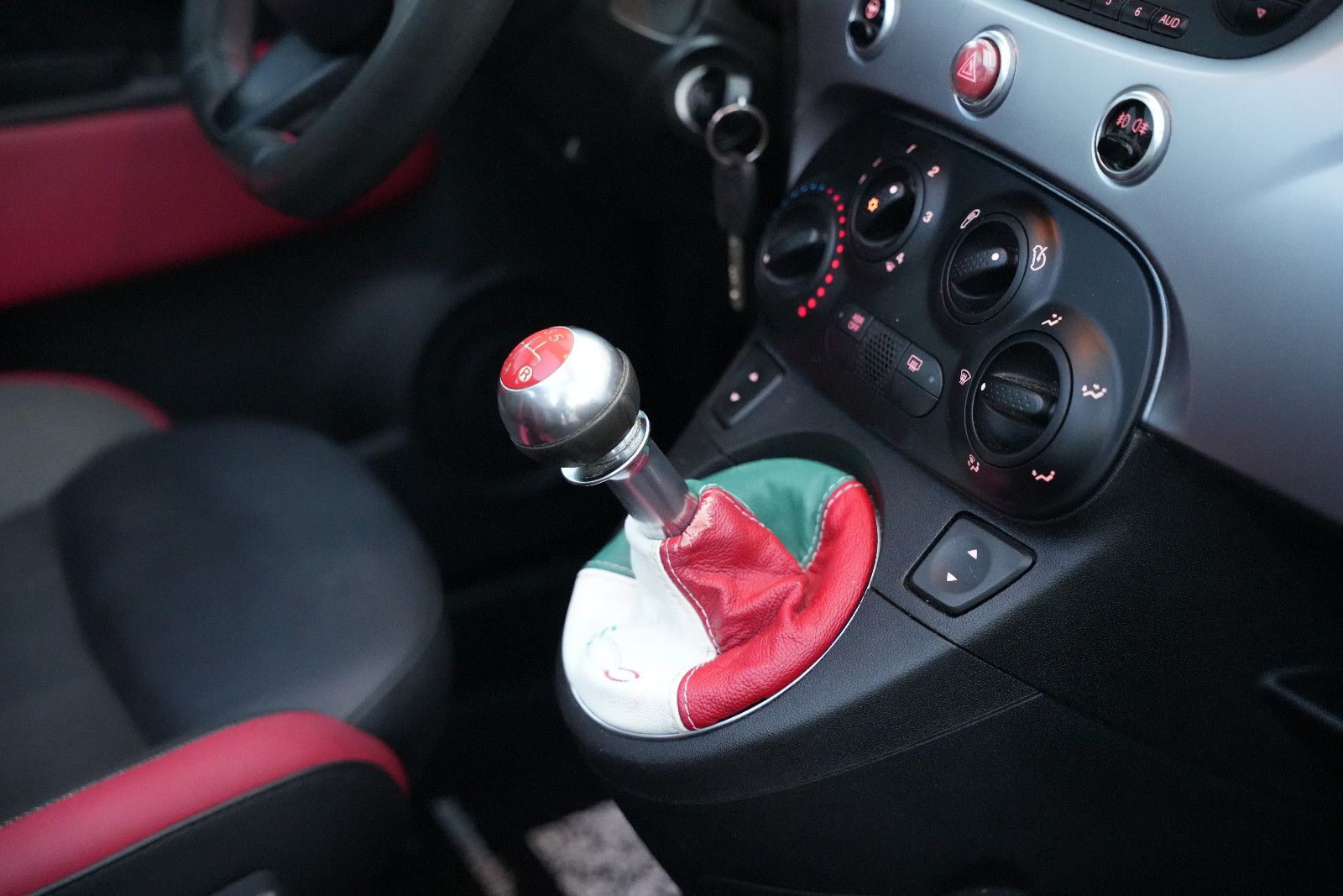 Fahrzeugabbildung Fiat 500C S *Sound-System Interscope*Bluetooth*Italia