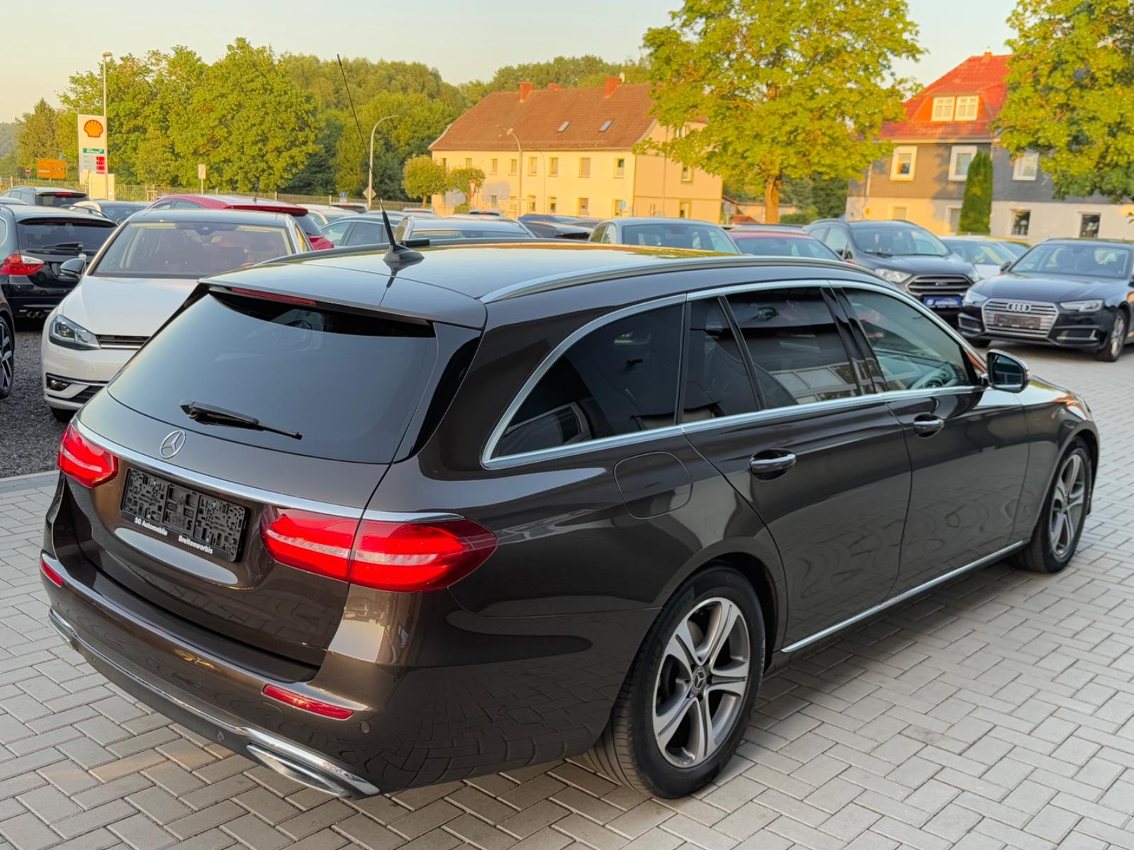 Mercedes-Benz E 220 d Avantgarde *LED*STANDHZG*BURMESTER*KAM*