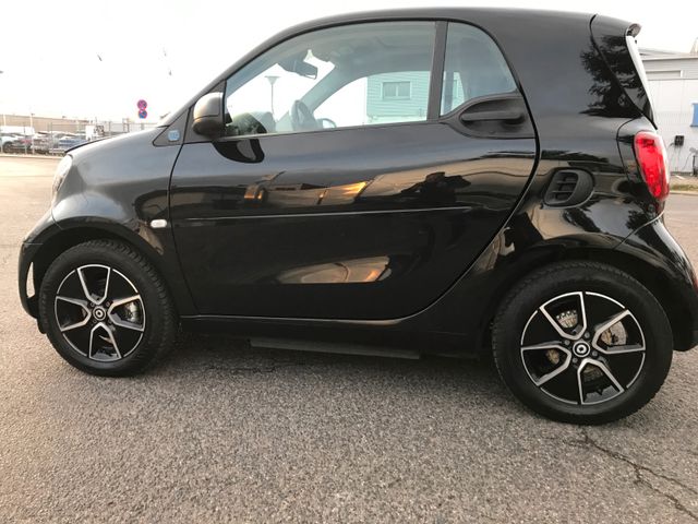 Smart ForTwo coupé 60kW EQ - passion