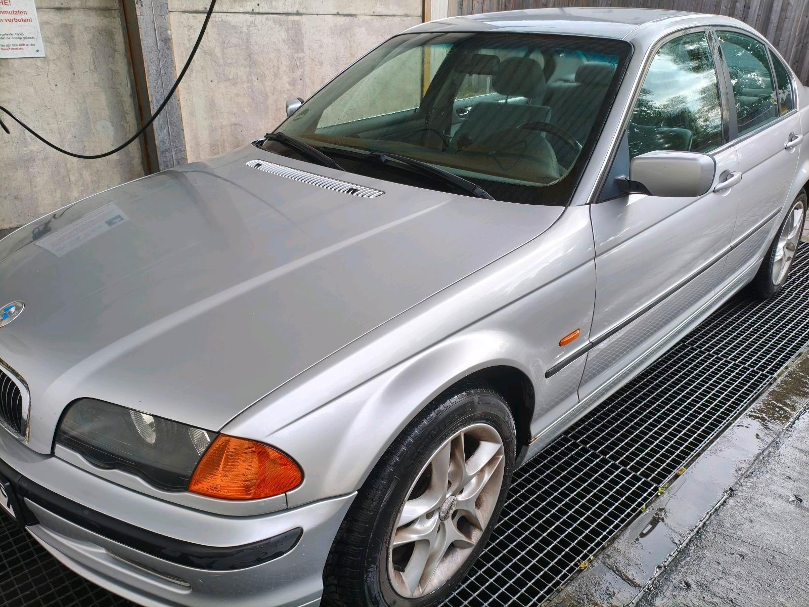 BMW 320