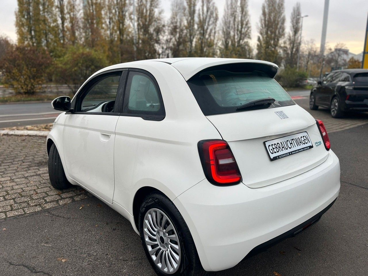 Fiat 500e 42kWh 118PS - Klima, CarPlay u.v.m. imagem 2