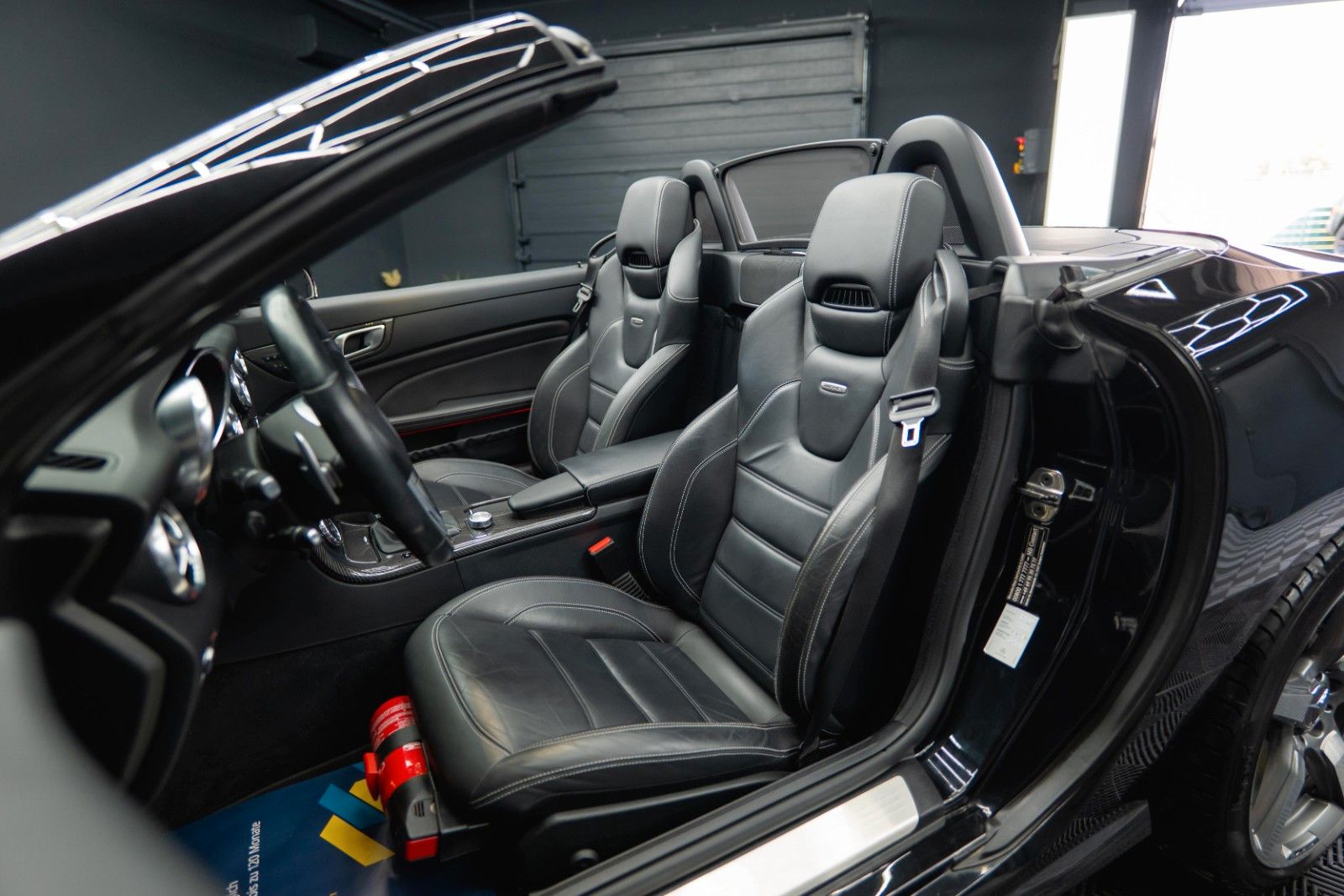 Fahrzeugabbildung Mercedes-Benz SLK 55 V8 AMG Roadster Carbon | Service NEU
