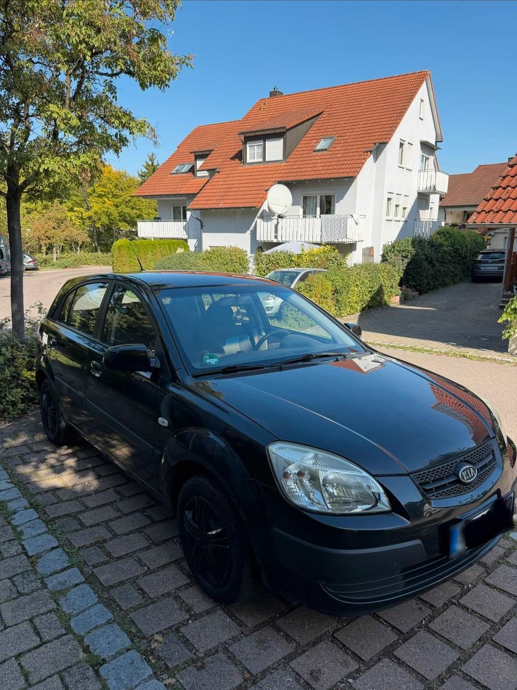 Kia Rio 1.4 Benzin  TÜV bis September 2028