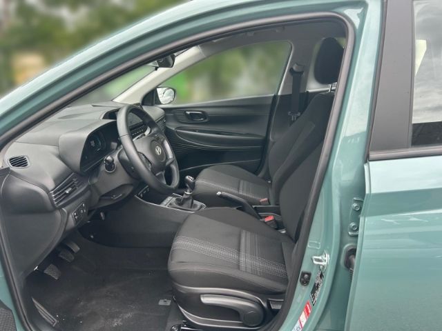 Fahrzeugabbildung Hyundai i20 FL (MY25) 1.0 T-GDI (100 PS) Select Funktion