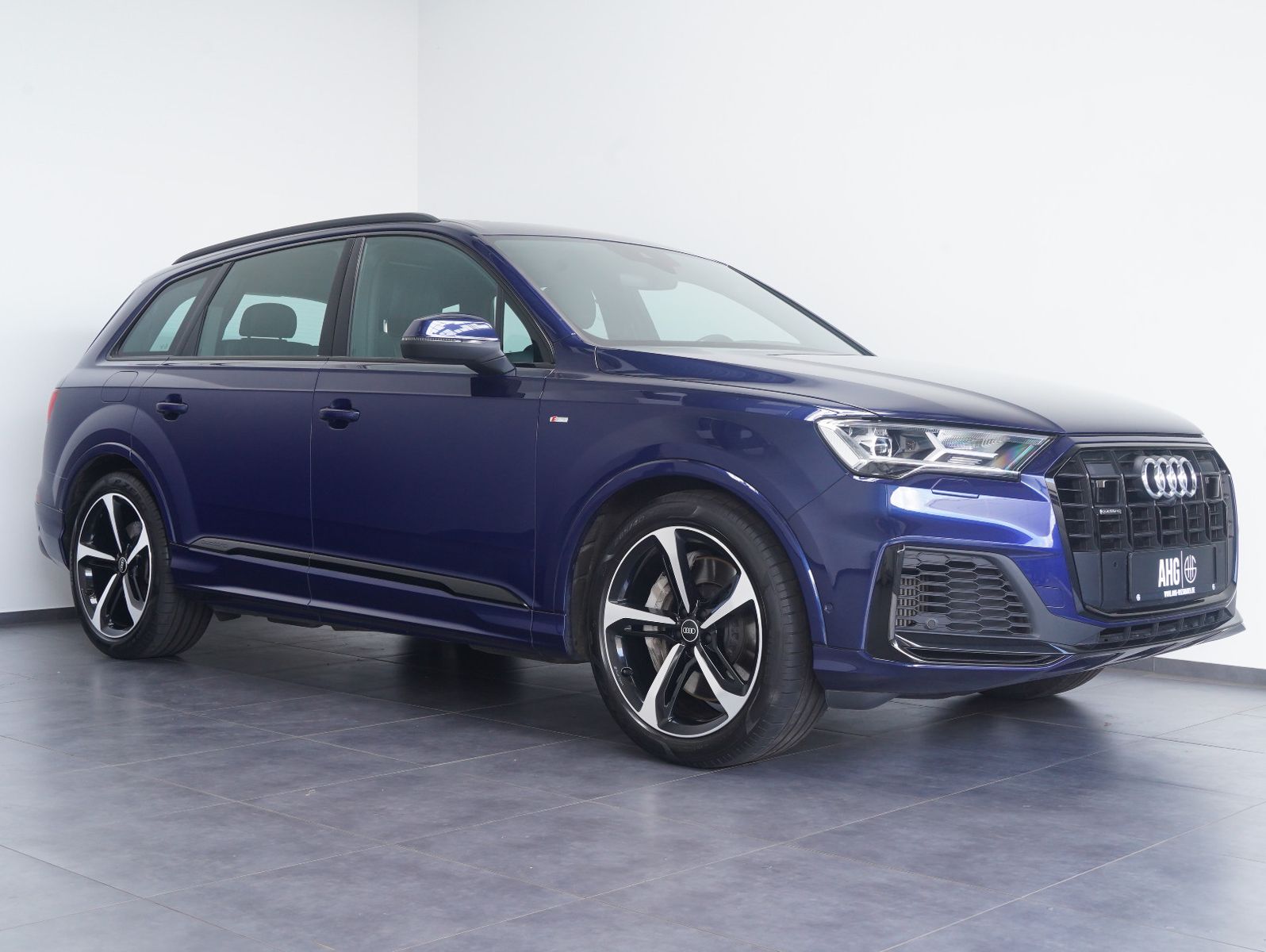 Fahrzeugabbildung Audi Q7 55 TFSI e quattro S line Sport / Plus BLACK