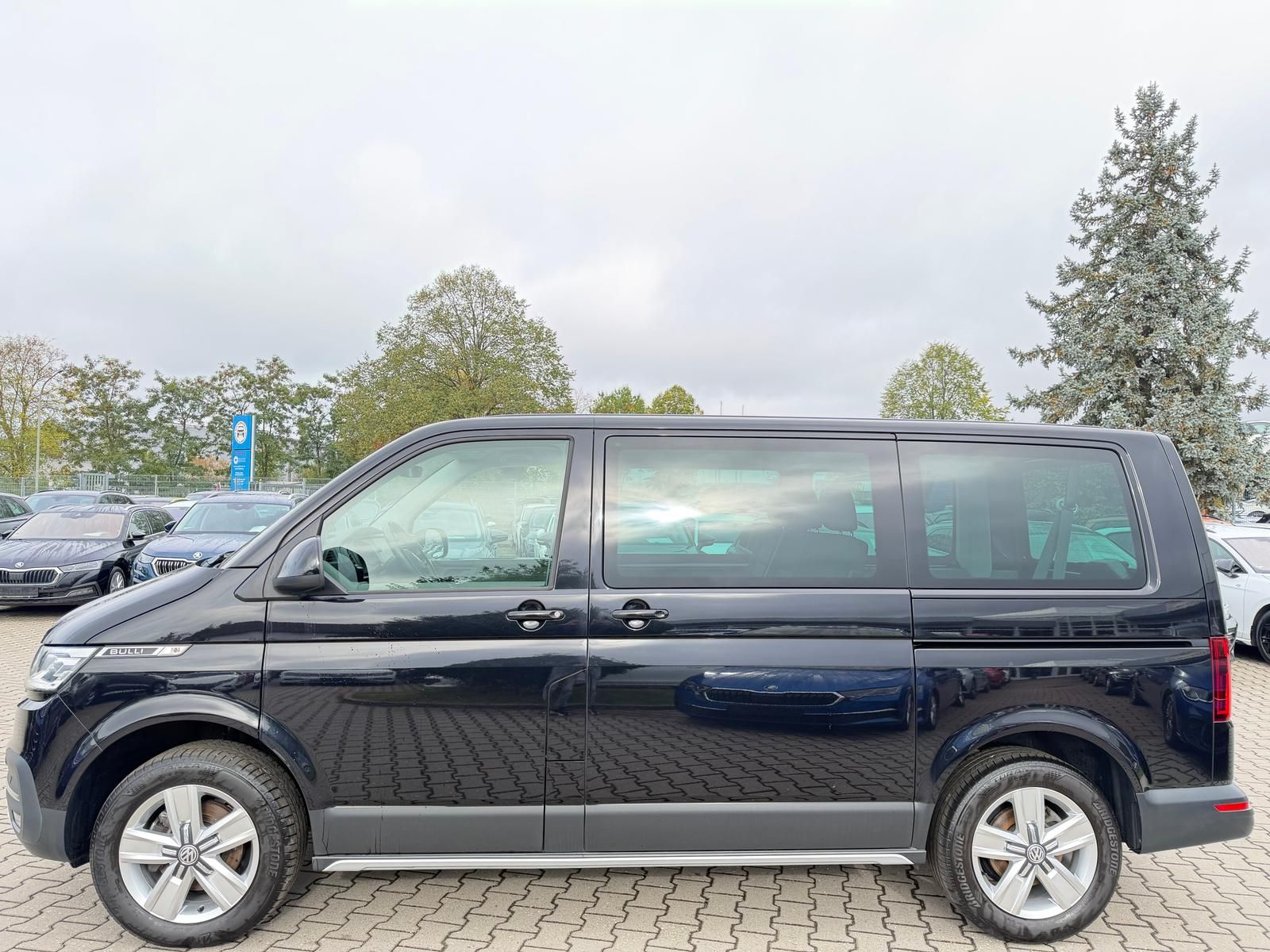 Volkswagen T6.1 Kombi "BULLI" 2.0TDI LED AHK Navi Kamera imagem 2
