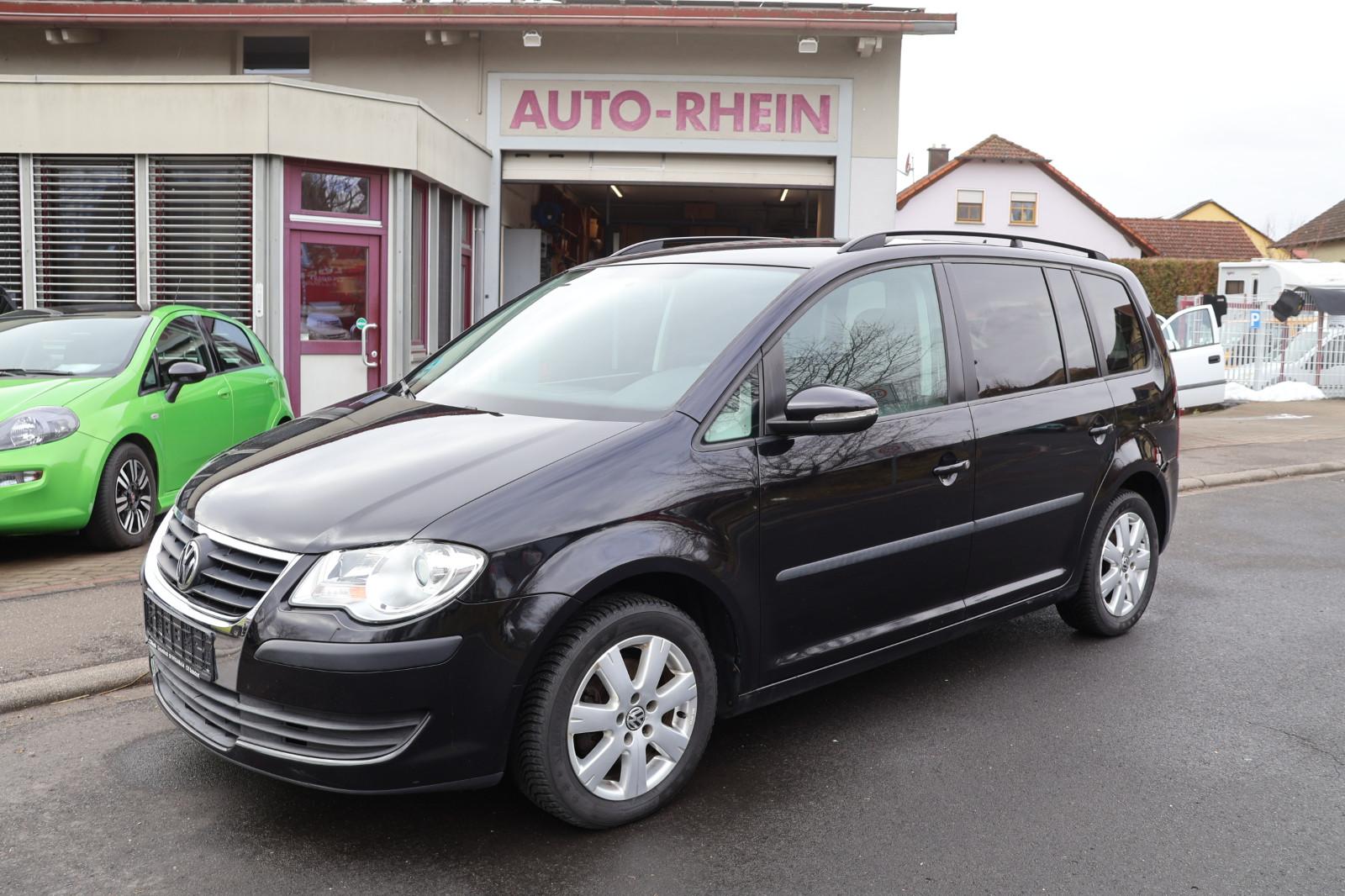 Volkswagen Touran AHK Navi Klimaaut Temp TÜV Neu