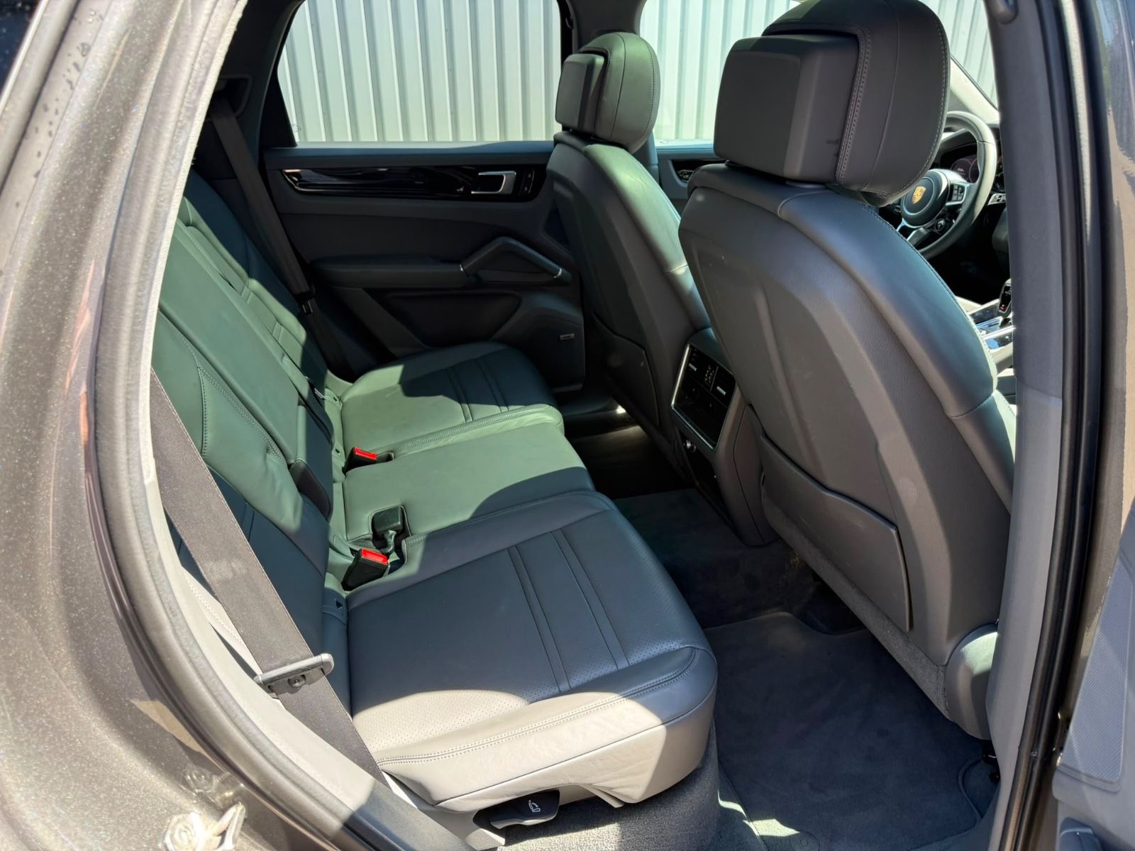 Porsche Cayenne E-Hybrid+Alu 20"+Pano-SD+Glattleder+WR++ foto 14