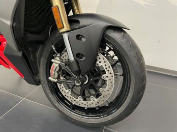 Ducati Streetfighter V2