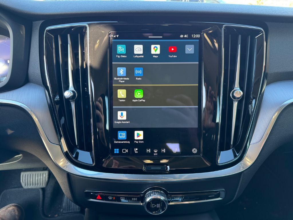Fahrzeugabbildung Volvo V60 B3 B DKG Core+ACC+Kamera+LED