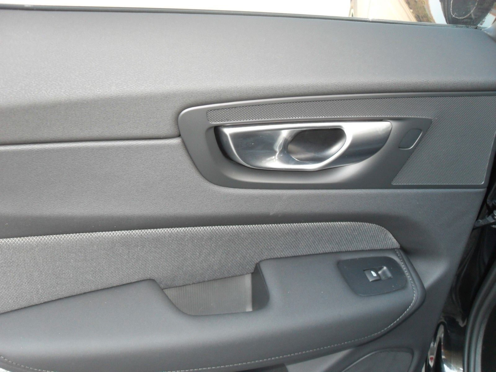 Fahrzeugabbildung Volvo XC 60 B5 Plus Black Edition AWD | Luftfederung