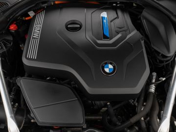 Fahrzeugabbildung BMW 530e Panorama Kamera Laser HUD DAB H/K ACC AHK