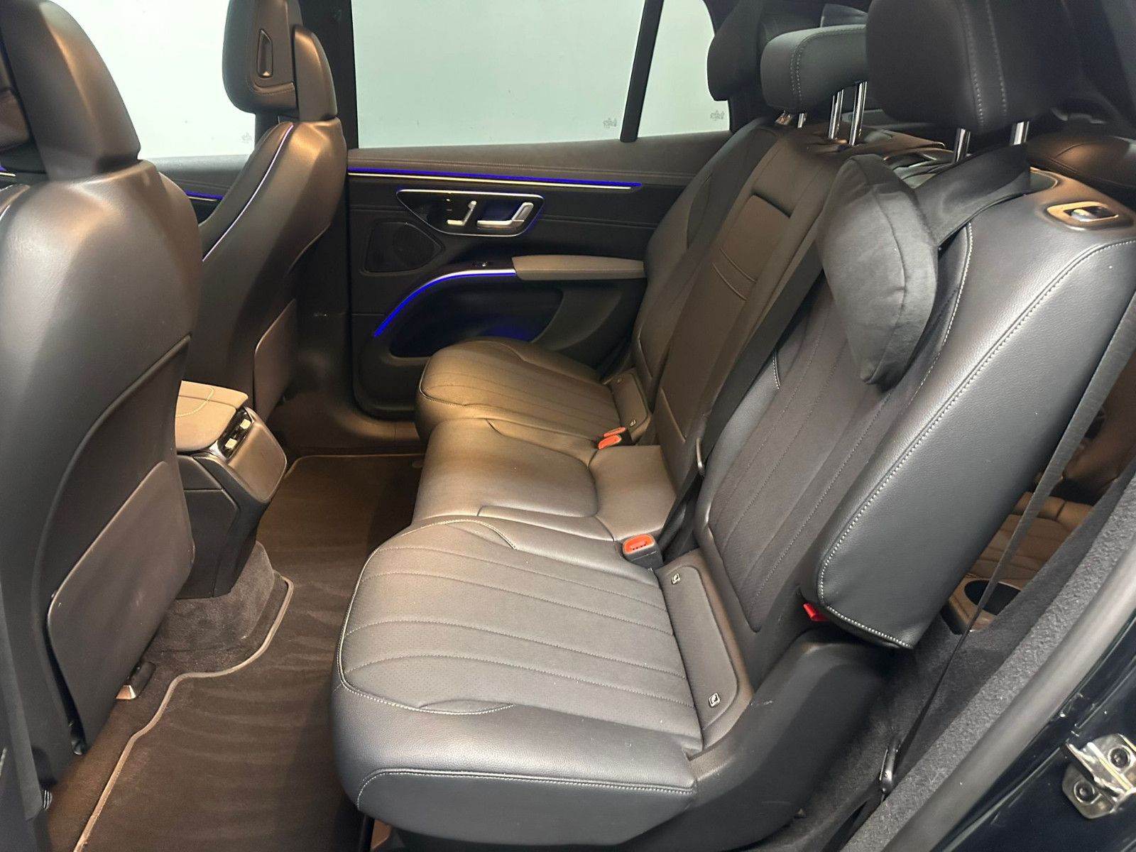 Fahrzeugabbildung Mercedes-Benz EQS 450 SUV *PANORAMA*KEYGO*7 SITZER*