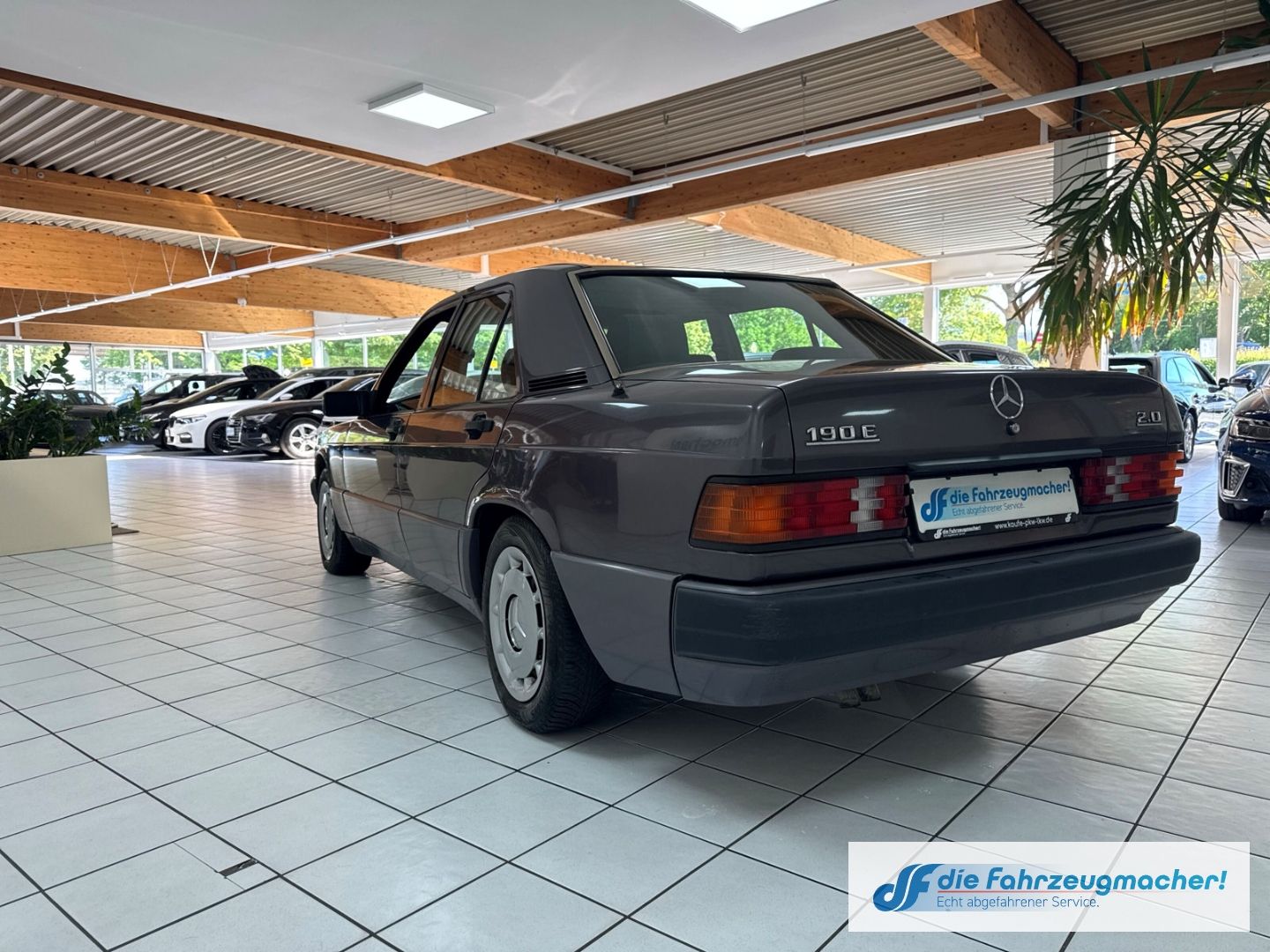 Fahrzeugabbildung Mercedes-Benz 190 Oldtimer Memory Sitze e-Sitze Klima el.SP eF
