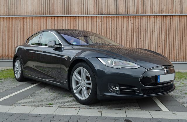 Tesla Model S 85 | Gratis Laden SC01 | MCU2 | AP1