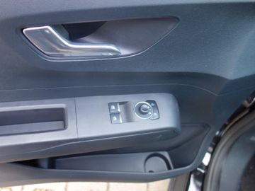 Bild 12 Ford Tourneo Courier 1.0 EcoBoost 92 kW Trend