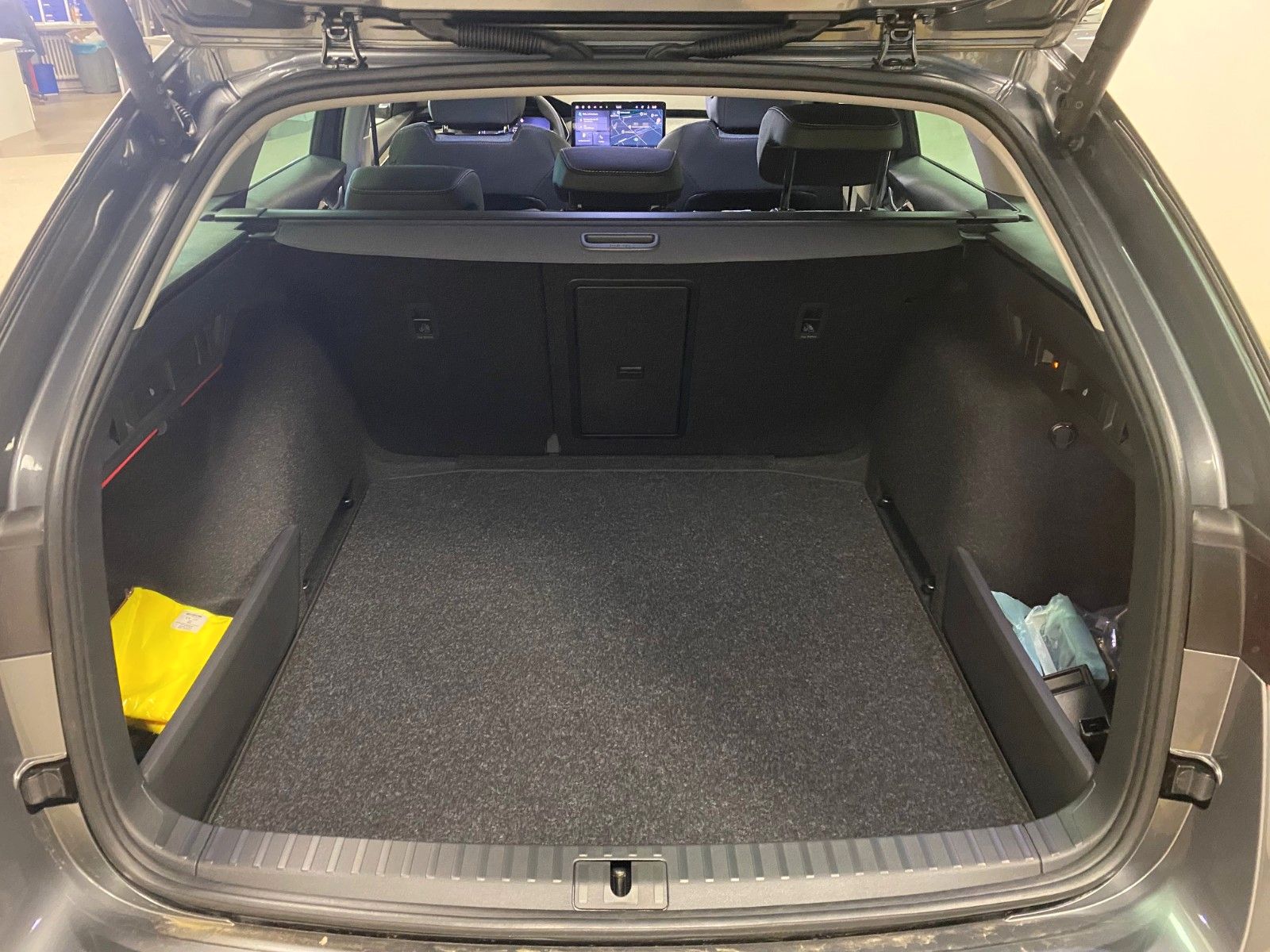 Fahrzeugabbildung SKODA Octavia 1.5 TSI MHEV DSG Selection+NAVI+AHK+ACC+