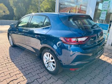 Bild 10 Renault Megane IV *Berline*