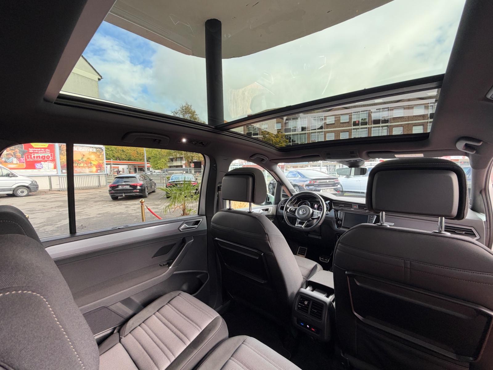Volkswagen Touran 2.0 TDI, Highline, R-Line-Paket 1. Hand