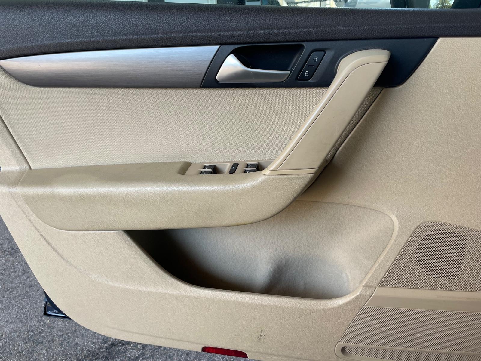 Volkswagen Passat 2014 — photo 14