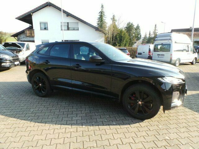 JAGUAR F-Pace R-Dynamic SE AWD – Bild 4