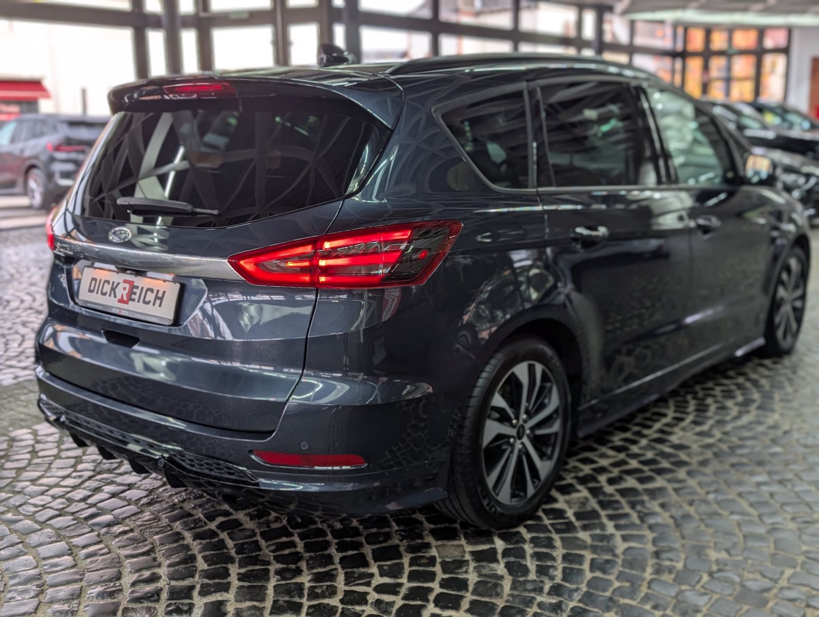 Fahrzeugabbildung Ford S-MAX ST-Line KAM SPORT ACC LED APP AHK MEMO SHZ