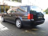 Volkswagen Passat 1,6 Benzin Klima 0171 22 22 172 - Volkswagen Passat aus 1999: Kombi