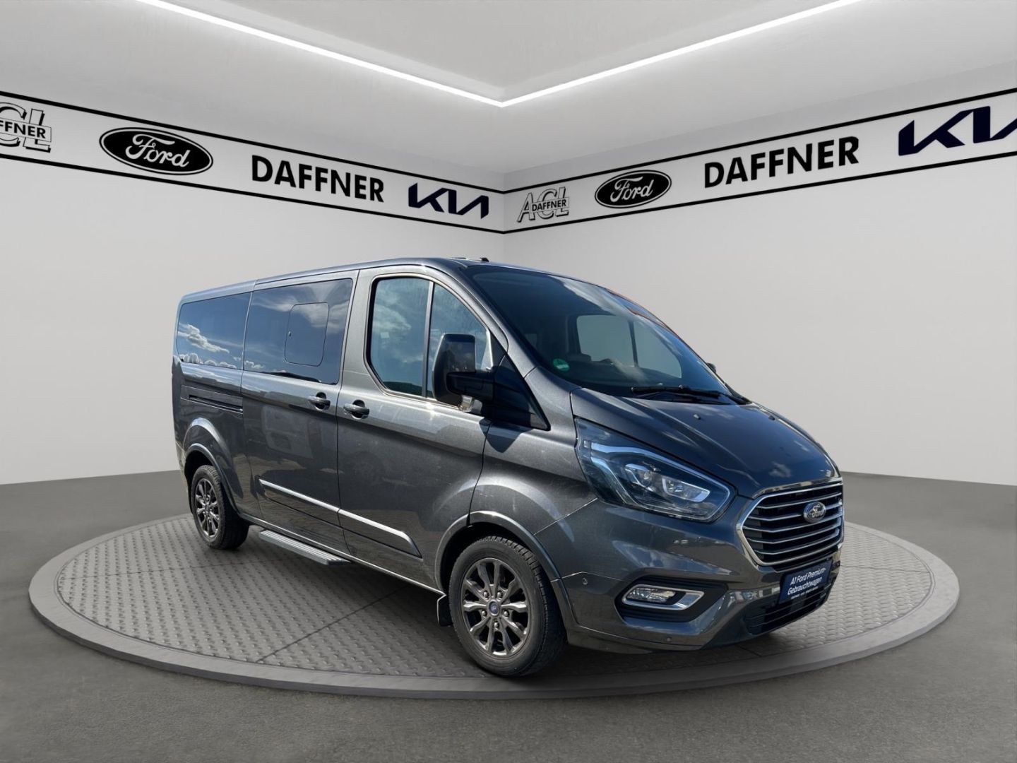 Fahrzeugabbildung Ford Tourneo Custom Kombi 320 L2 Titanium X