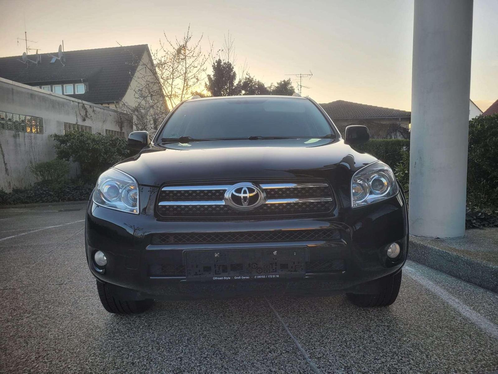 Toyota RAV 4 Executive Nur 107 TKM-LEDER-AHK-KEYLESS-DP