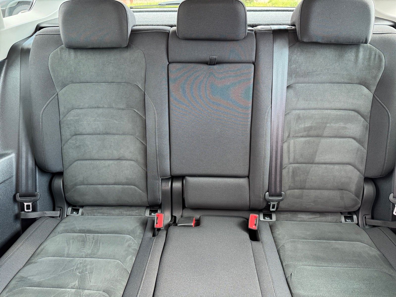 Fahrzeugabbildung Volkswagen Tiguan Highline 2.0 TSI 4Motion