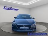 Hyundai i30 Trend AHK Fahrerprofil LenkradHZG Spurhaltea - Hyundai i30 mit Diesel-Antrieb