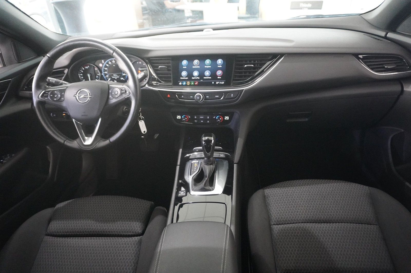 Fahrzeugabbildung Opel Insignia B ST 2.0T ELEGANCE NAVI/LED/SPORT/VIRTU