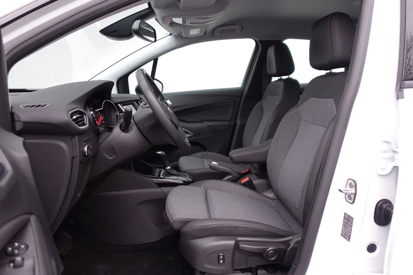 Fahrzeugabbildung Opel Crossland Elegance 1.2T AUTOMATIK,Kamera,Sitzhzg