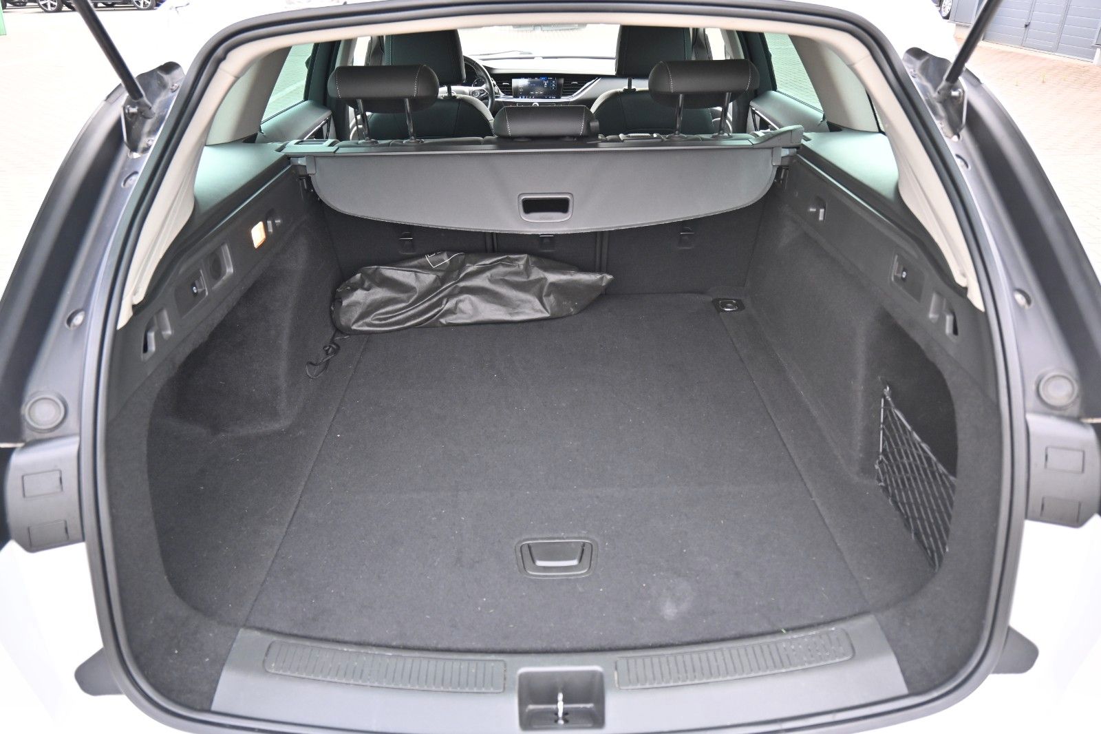 Fahrzeugabbildung Opel Insignia B Sports Tourer Innovation 4x4