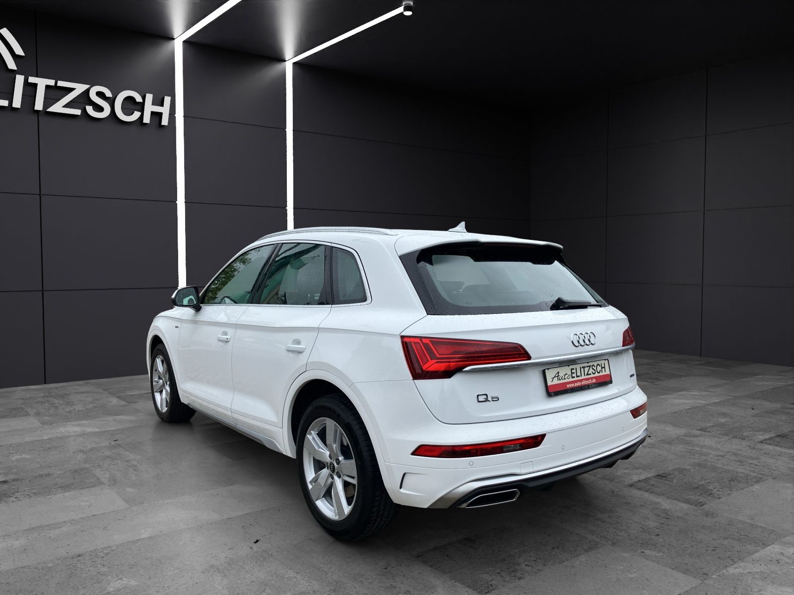 Fahrzeugabbildung Audi Q5 50 TDI quattro S line
